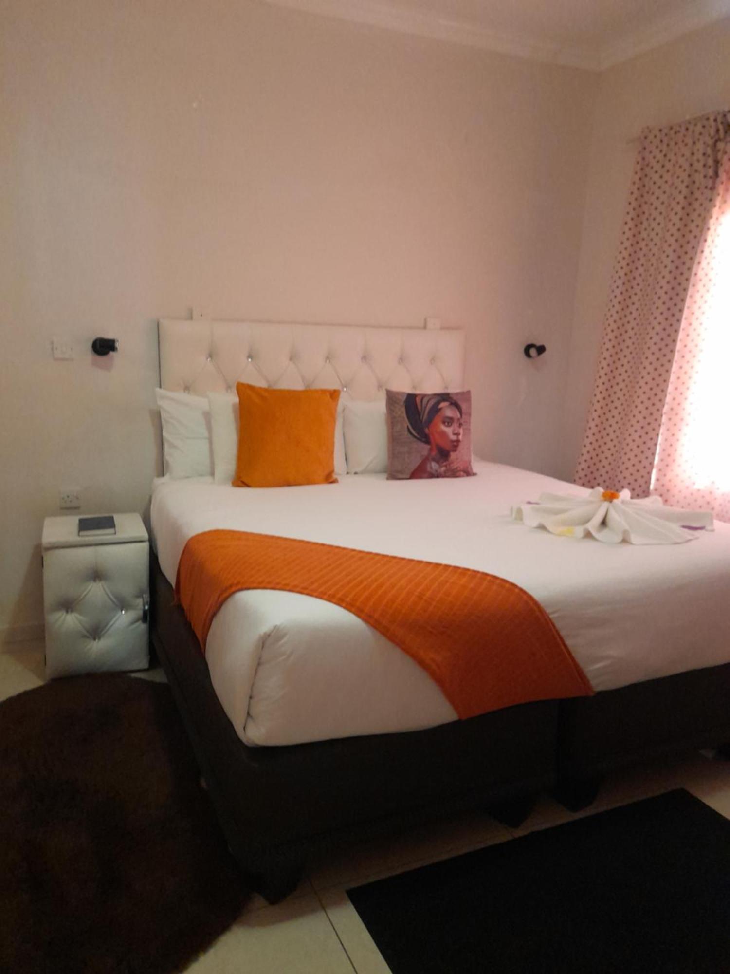 Rest & Digest Bed & Breakfast Serowe ภายนอก รูปภาพ